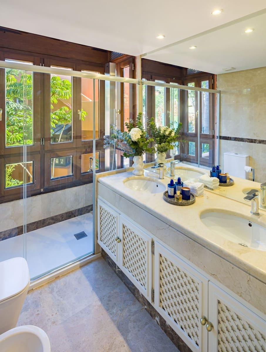 4 quarto Apartamento para venda em Nueva Andalucia com piscina garagem - 895 000 € (Ref: 9629954)