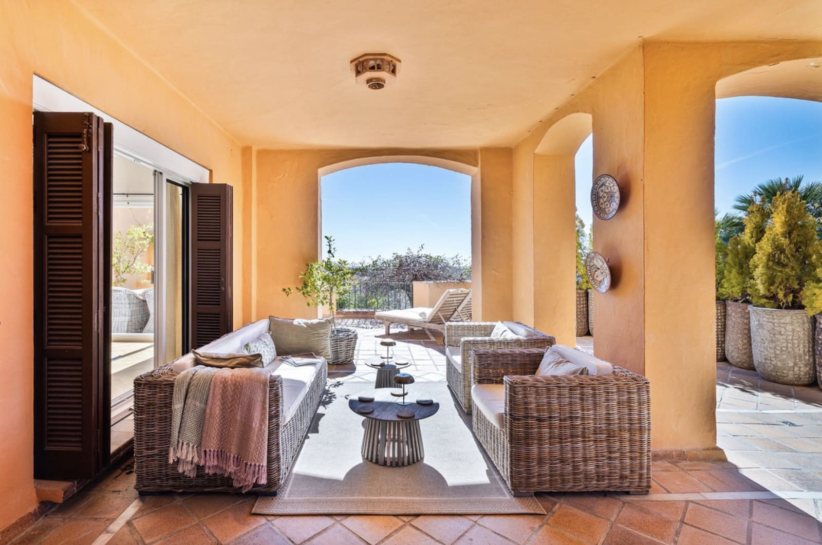 3 sovrum Lägenhet till salu i Nueva Andalucia med pool garage - 2 150 000 € (Ref: 9634234)