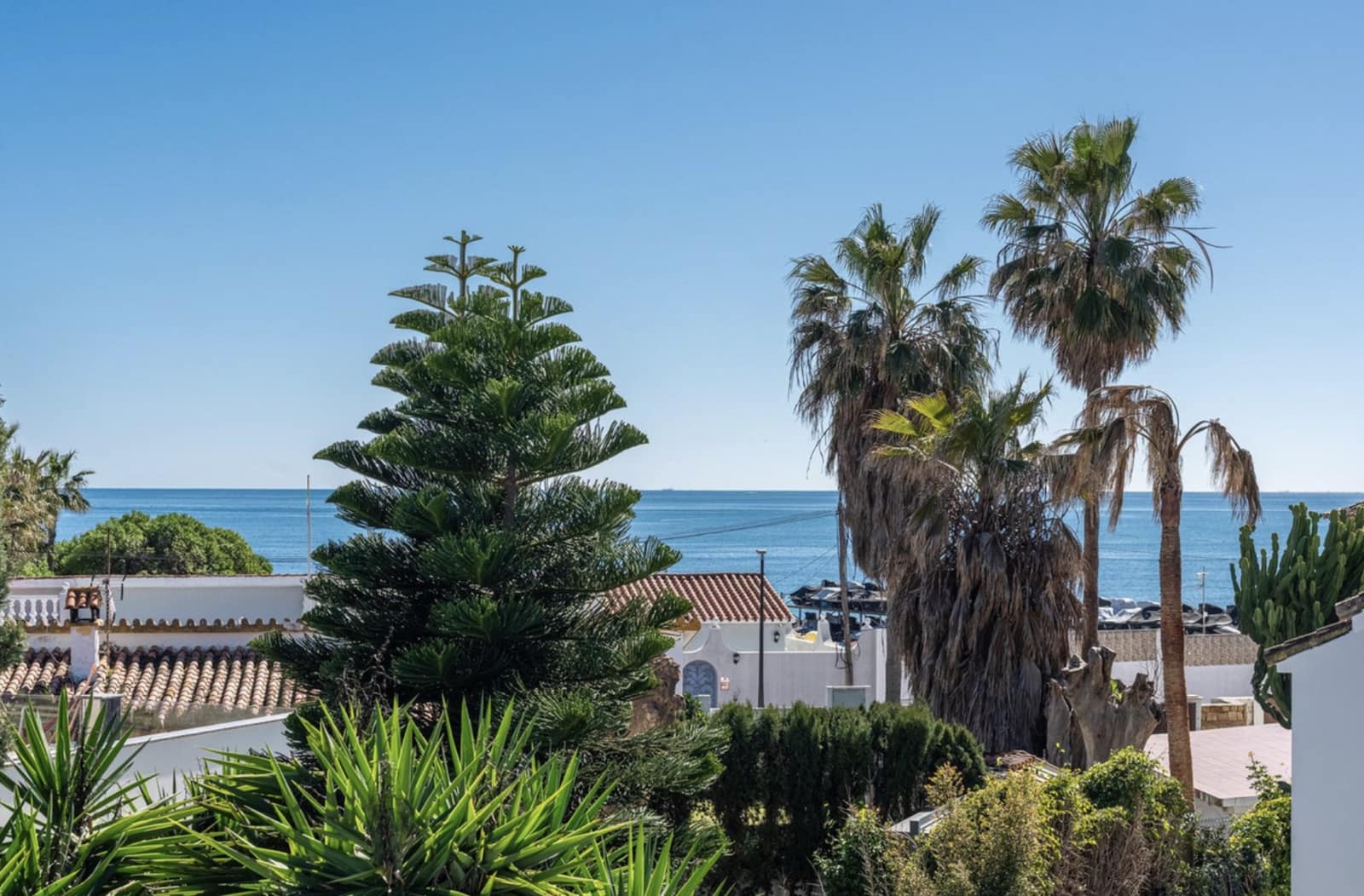 Chalet de 4 habitaciones en San Pedro de Alcantara en venta con piscina garaje - 1.950.000 € (Ref: 9634235)