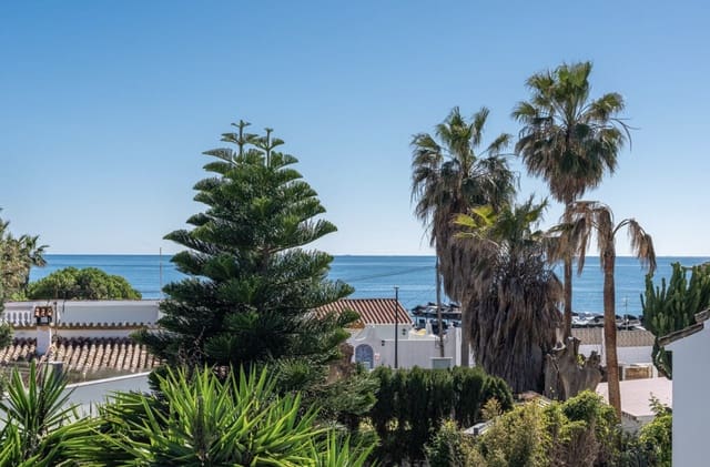 Chalet de 4 habitaciones en San Pedro de Alcantara, Marbella en venta con piscina garaje - 1.950.000 € (Ref: 9634235)