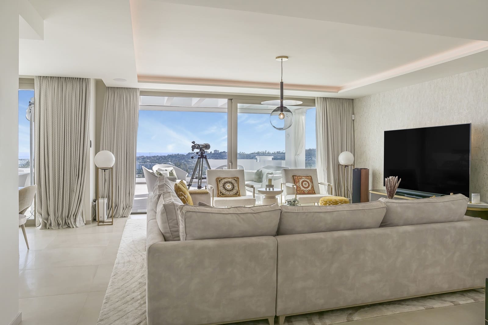 3 bedroom Apartment for sale in Marbella with pool garage - € 2,500,000 (Ref: 9634236)