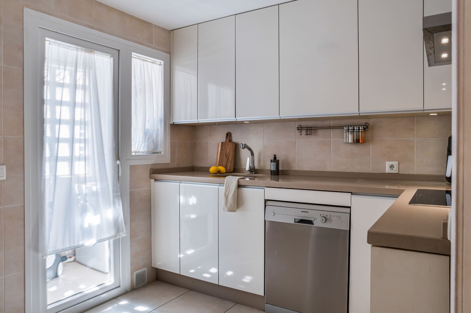 Ático de 3 habitaciones en Nueva Andalucia en venta con garaje - 800.000 € (Ref: 9637314)