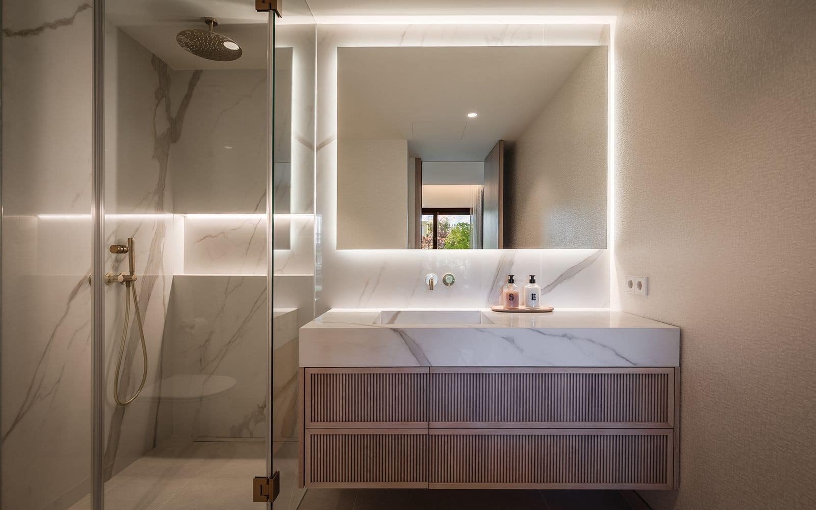 4 chambre Appartement à vendre à Nueva Andalucia avec piscine garage - 3 995 000 € (Ref: 9644607)