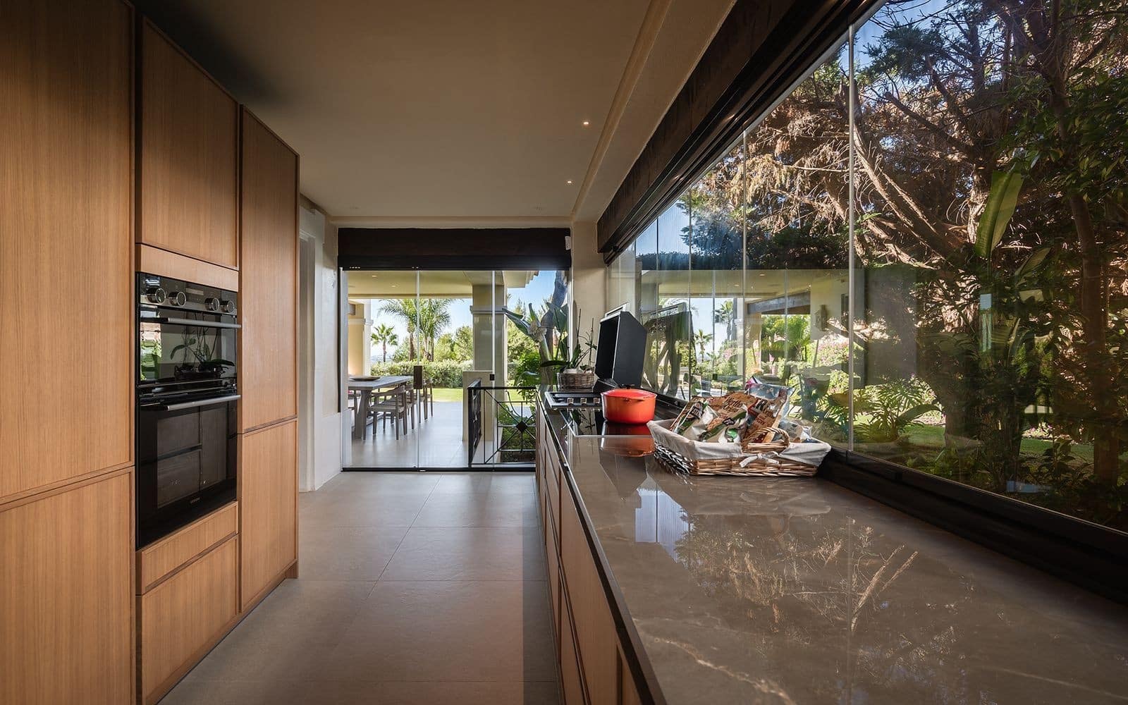 4 chambre Appartement à vendre à Nueva Andalucia avec piscine garage - 3 995 000 € (Ref: 9644607)