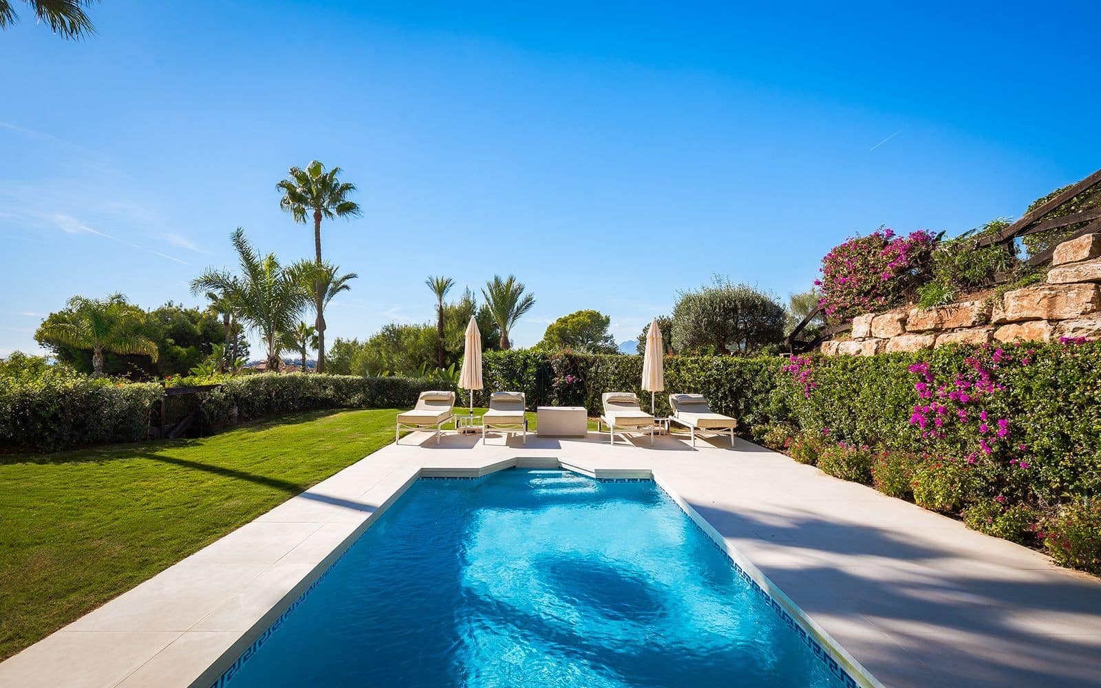 4 chambre Appartement à vendre à Nueva Andalucia avec piscine garage - 3 995 000 € (Ref: 9644607)