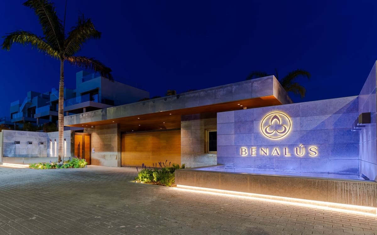 2 makuuhuone Huoneisto myytävänä paikassa Golden Mile mukana uima-altaan 
autotalli - 2 600 000 € (Ref: 9644608)