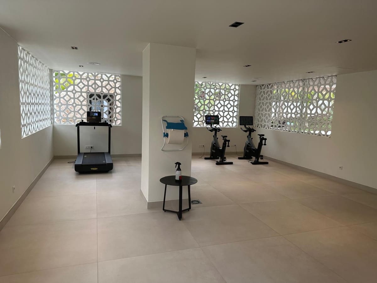 2 makuuhuone Huoneisto myytävänä paikassa Golden Mile mukana uima-altaan 
autotalli - 2 600 000 € (Ref: 9644608)