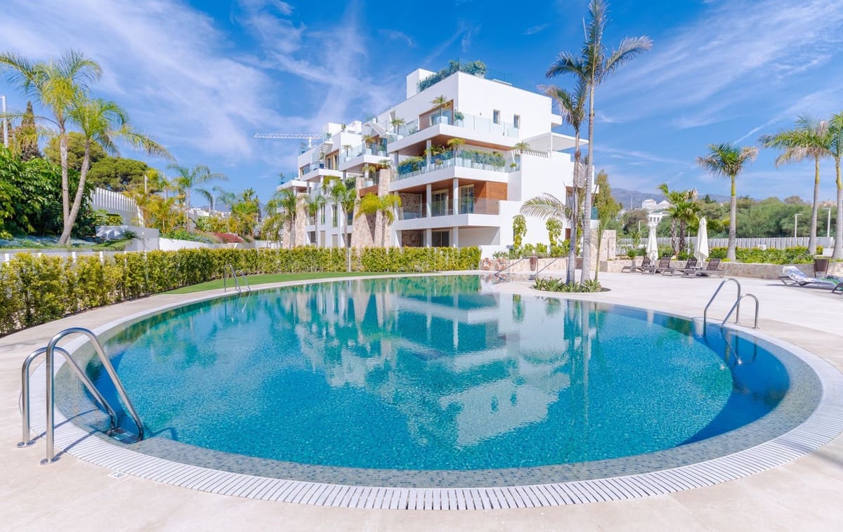 2 soveværelse Lejlighed til salg i Golden Mile med swimmingpool garage - € 2.600.000 (Ref: 9644608)
