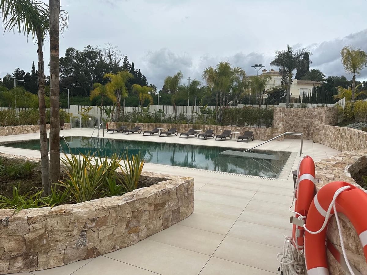 2 soveværelse Lejlighed til salg i Golden Mile med swimmingpool garage - € 2.600.000 (Ref: 9644608)