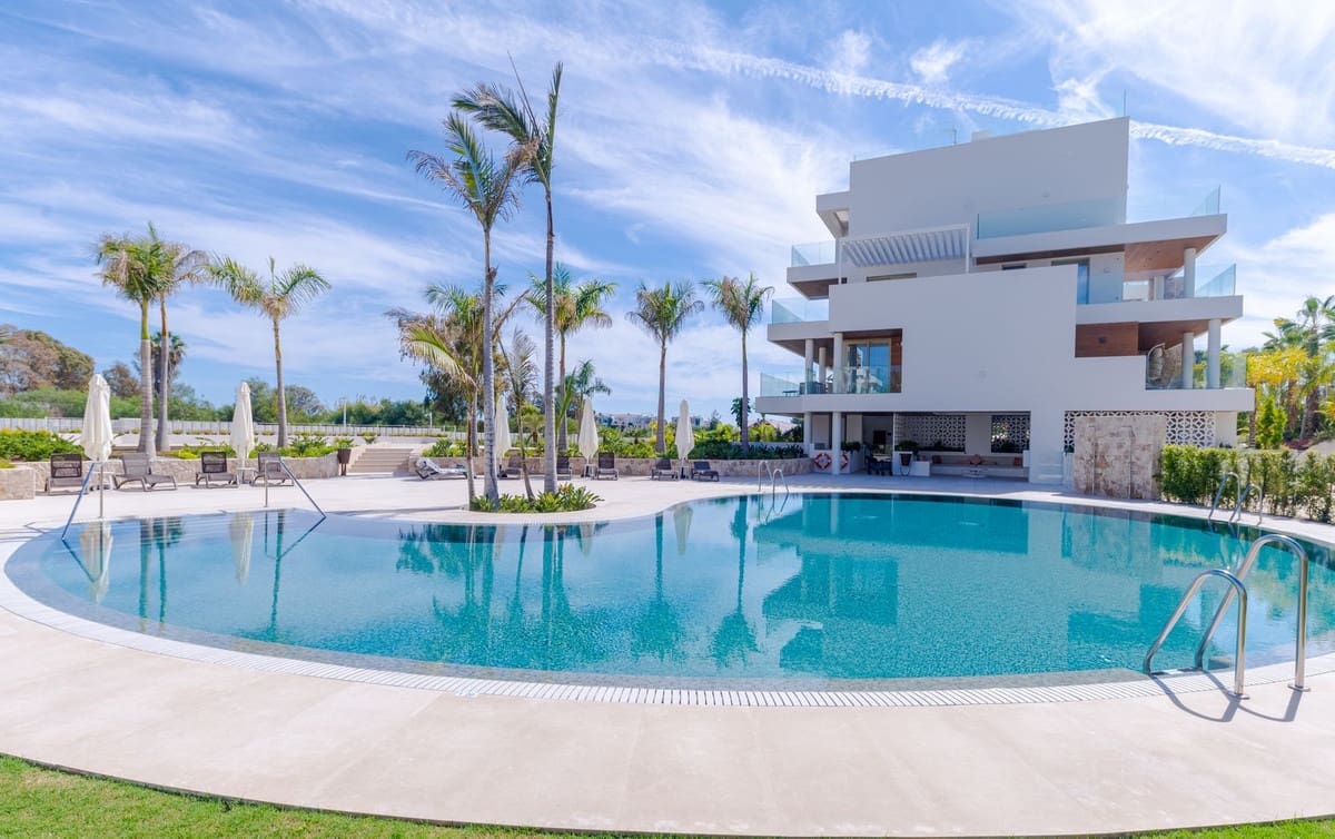 2 soveværelse Lejlighed til salg i Golden Mile med swimmingpool garage - € 2.600.000 (Ref: 9644608)