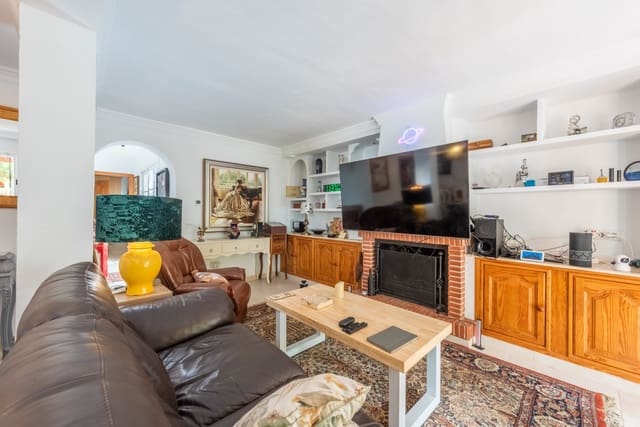 2 slaapkamer Bungalow te koop in San Pedro de Alcantara, Marbella met garage - € 629.000 (Ref: 9647952)