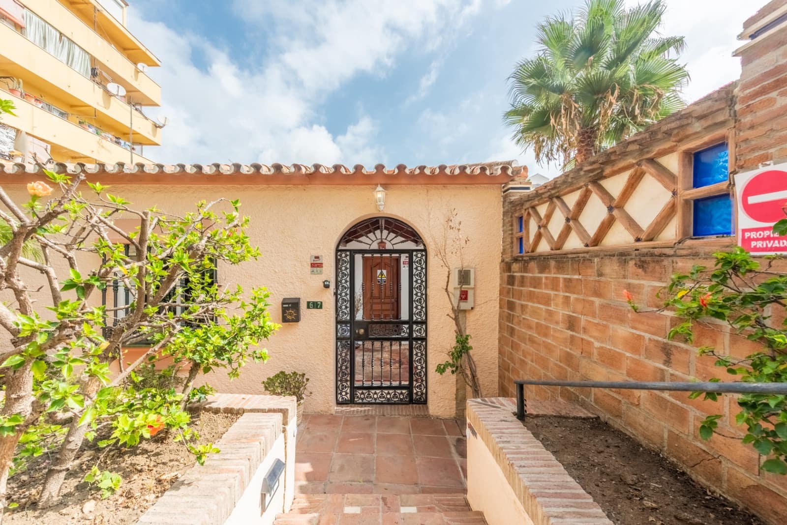 2 slaapkamer Bungalow te koop in San Pedro de Alcantara met garage - € 629.000 (Ref: 9647952)