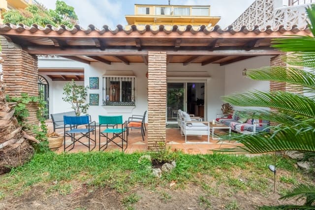 2 quarto Bungalow para venda em San Pedro de Alcantara, Marbella com garagem - 629 000 € (Ref: 9647952)
