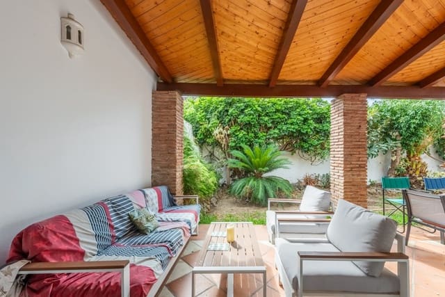 2 quarto Bungalow para venda em San Pedro de Alcantara, Marbella com garagem - 629 000 € (Ref: 9647952)