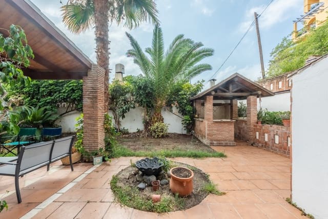 2 quarto Bungalow para venda em San Pedro de Alcantara, Marbella com garagem - 629 000 € (Ref: 9647952)
