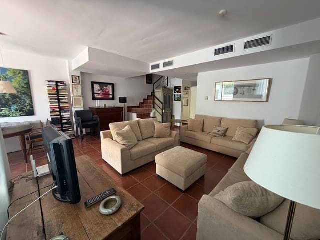 4 chambre Maison de Ville à vendre à San Pedro de Alcantara, Marbella avec piscine garage - 1 155 000 € (Ref: 9647955)