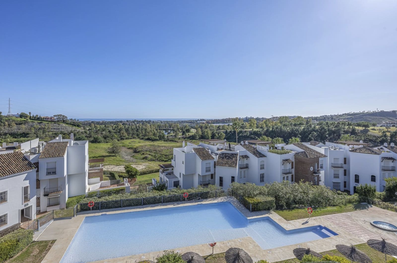 2 chambre Penthouse à vendre à Benahavis avec piscine garage - 680 000 € (Ref: 9651722)