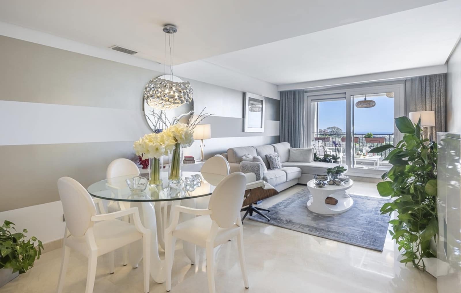 2 Zimmer Penthouse zu verkaufen in Benahavis mit Pool Garage - 680.000 € (Ref: 9651722)