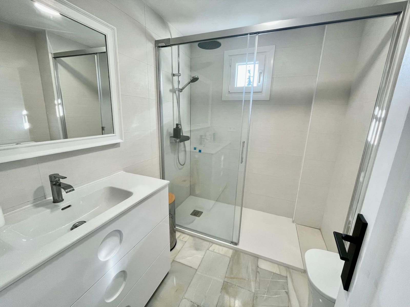 Apartamento de 2 habitaciones en Marbella en venta con piscina garaje - 410.000 € (Ref: 9655866)