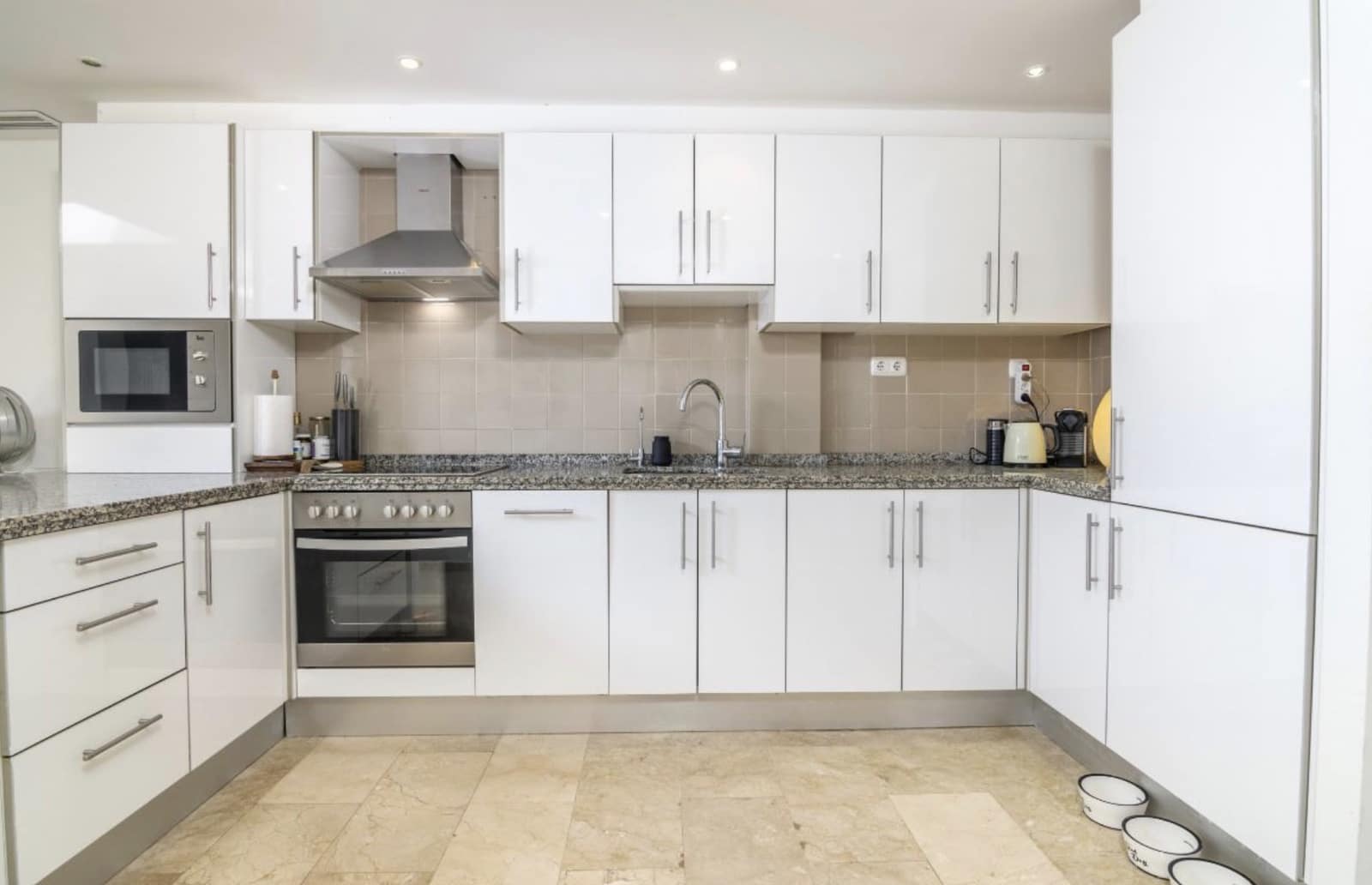 Casa de 3 habitaciones en Nueva Andalucia en venta con piscina garaje - 625.000 € (Ref: 9655869)