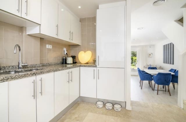 3 camera da letto Casa in vendita in Nueva Andalucia, Marbella con piscina garage - 625.000 € (Rif: 9655869)
