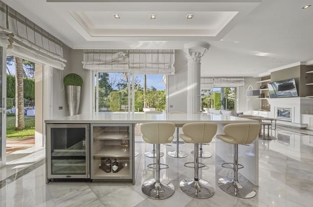 5 soveværelse Villa til salg i Guadalmina Alta, Marbella med swimmingpool garage - € 2.800.000 (Ref: 9655870)