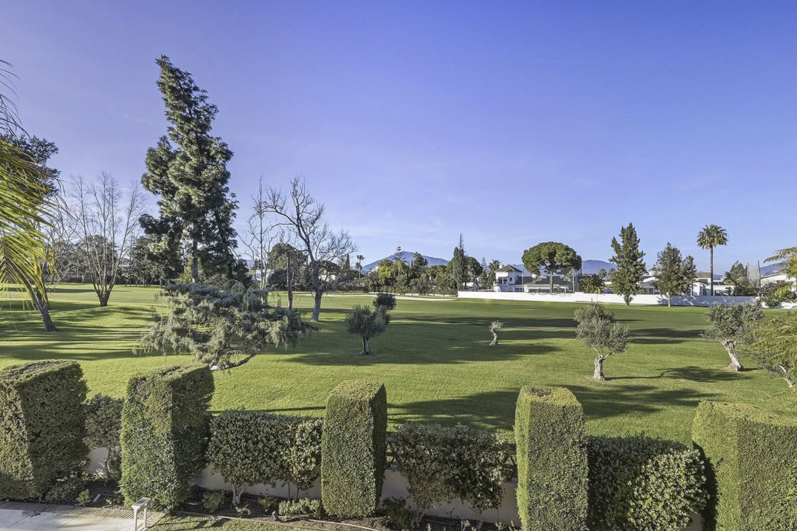 5 Zimmer Villa zu verkaufen in Guadalmina mit Pool Garage - 2.800.000 € (Ref: 9655870)