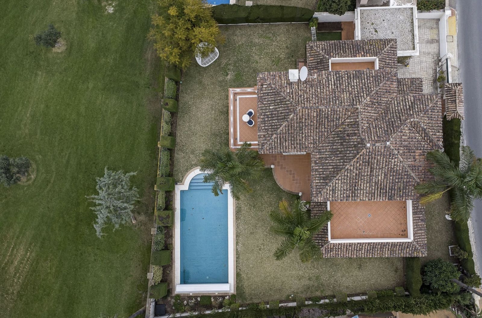 5 sypialnia Willa na sprzedaż w Guadalmina z basenem garażem - 2 500 000 € (Ref: 9655870)