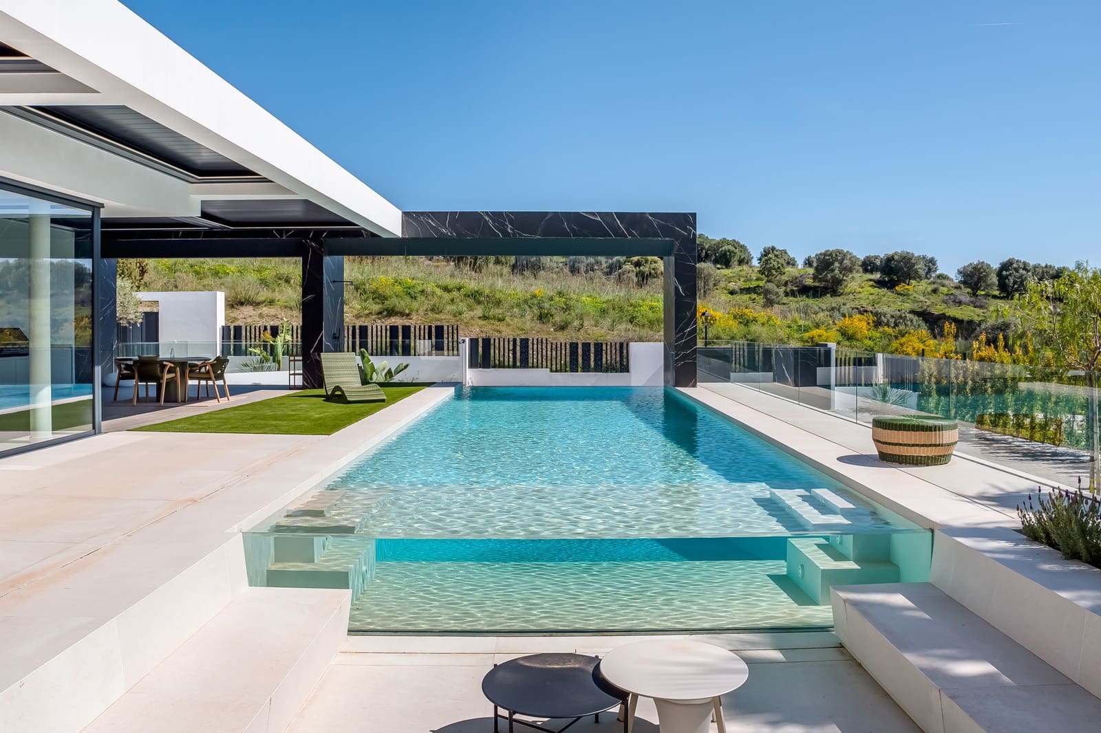 6 Zimmer Villa zu verkaufen in Benahavis mit Pool Garage - 6.800.000 € (Ref: 9661908)