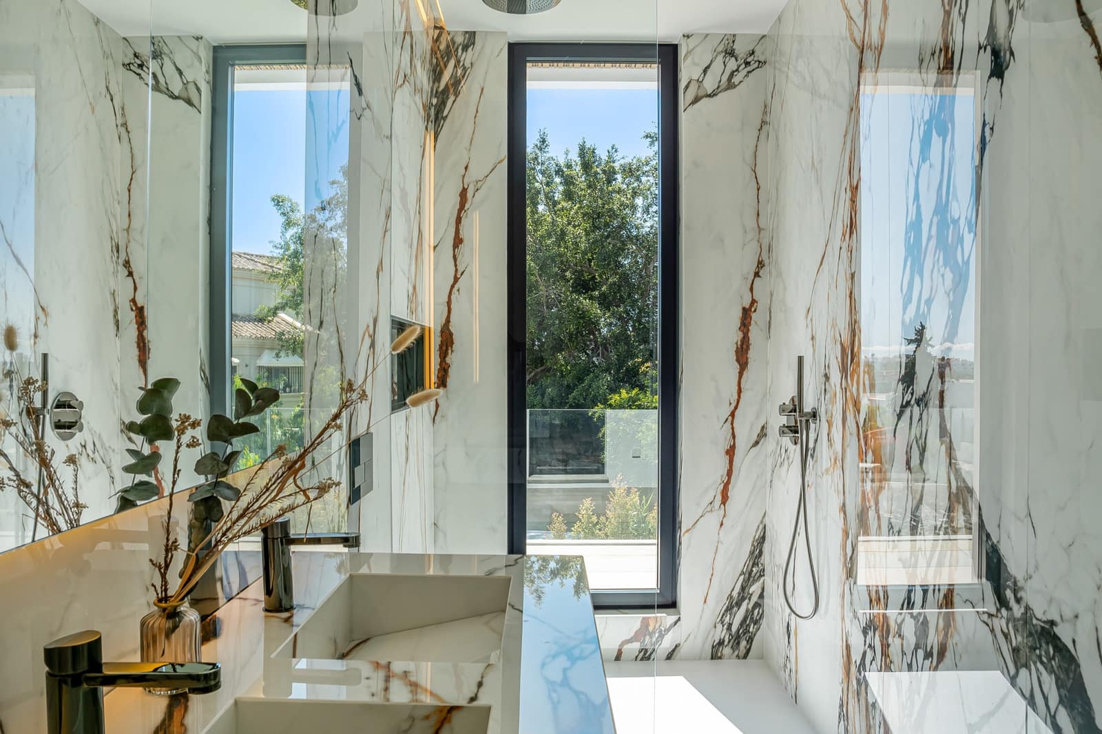 6 Zimmer Villa zu verkaufen in Benahavis mit Pool Garage - 6.800.000 € (Ref: 9661908)