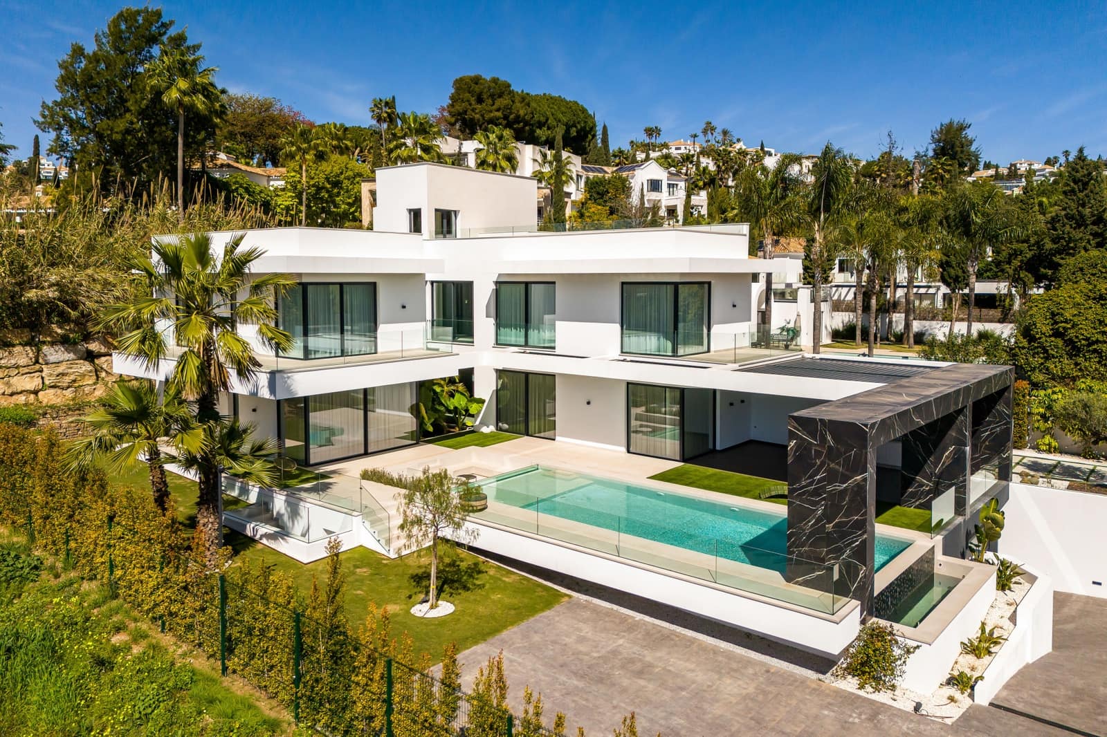 6 Zimmer Villa zu verkaufen in Benahavis mit Pool Garage - 6.800.000 € (Ref: 9661908)