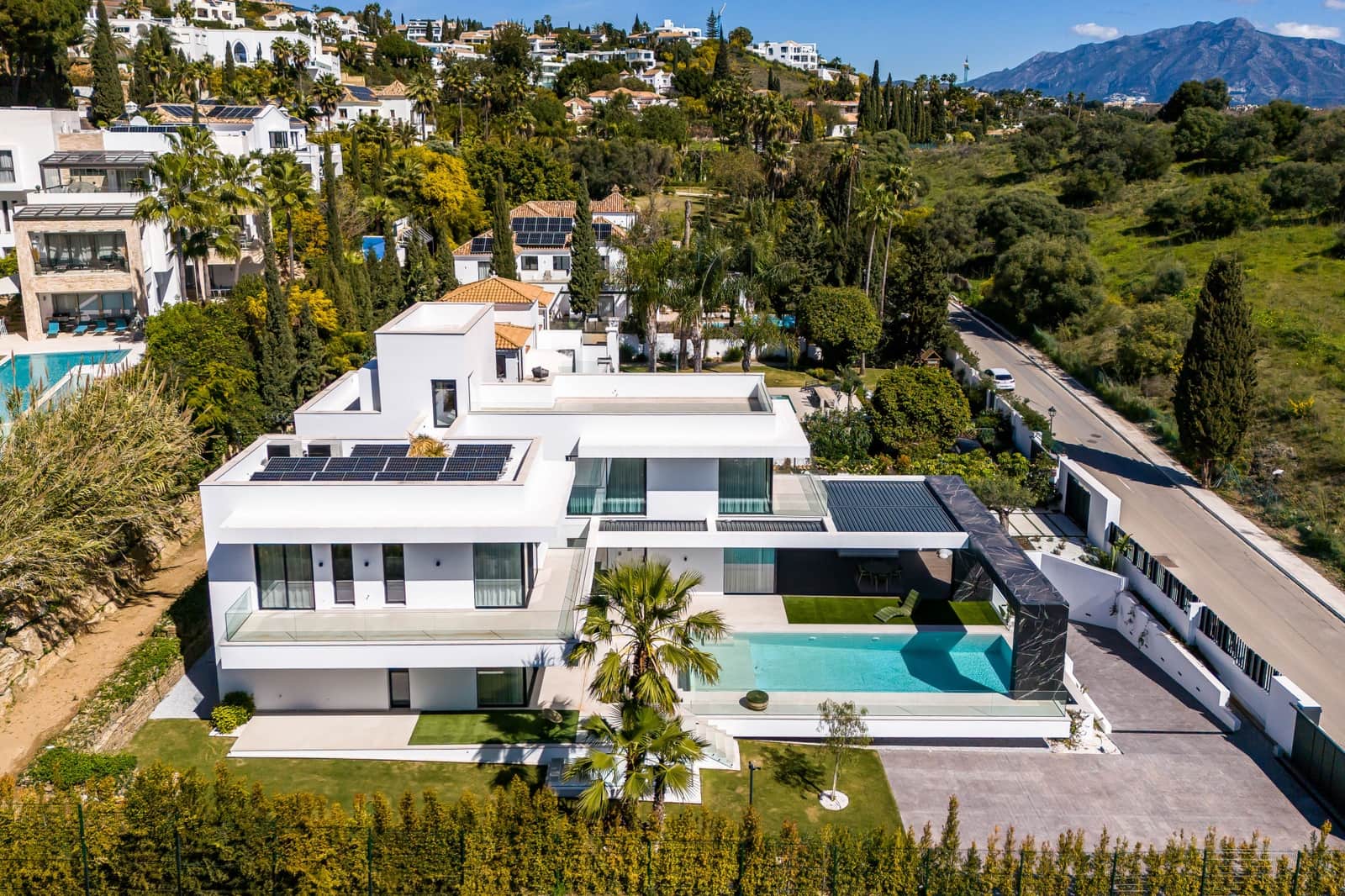 6 Zimmer Villa zu verkaufen in Benahavis mit Pool Garage - 6.800.000 € (Ref: 9661908)