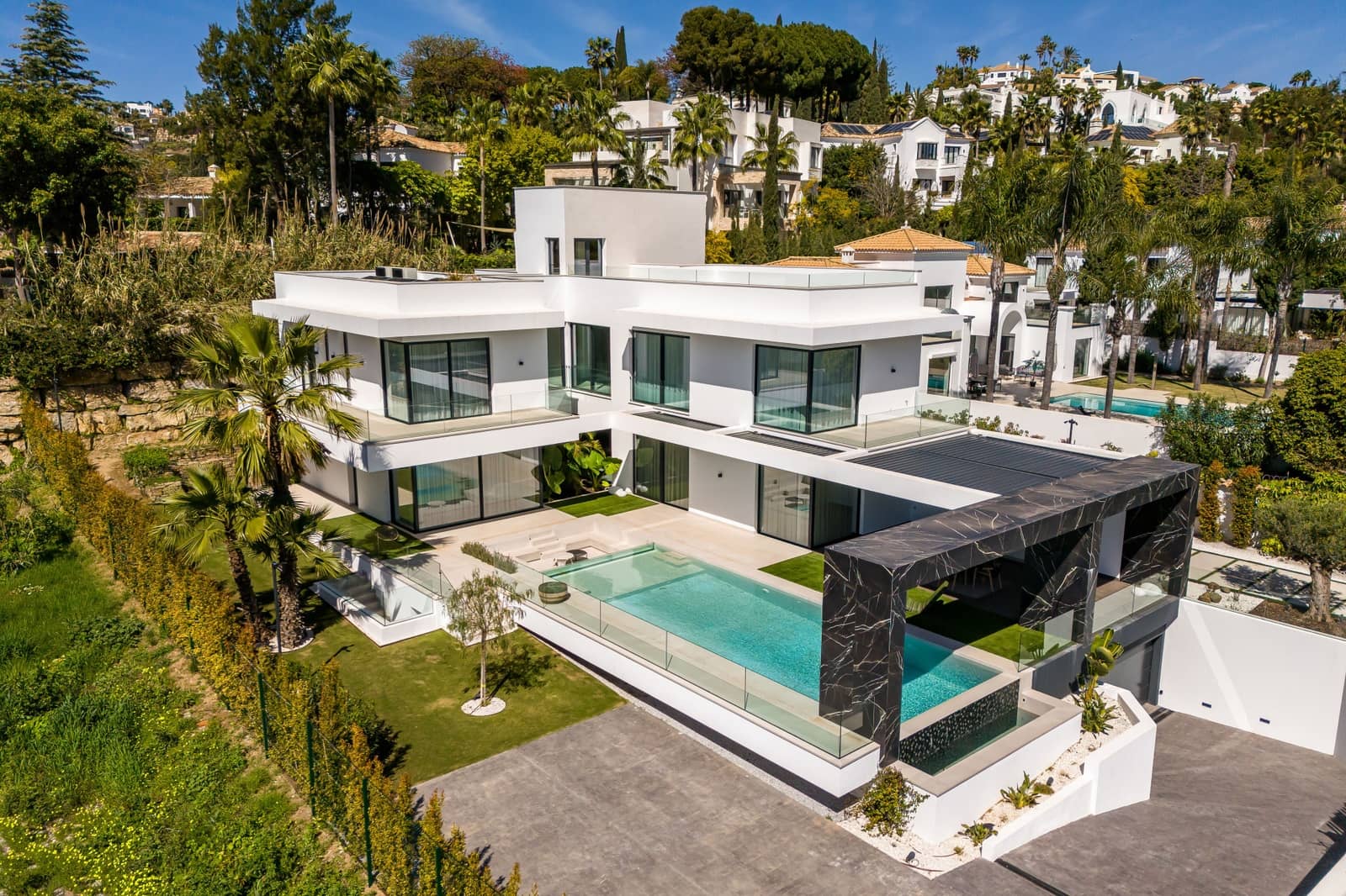 6 Zimmer Villa zu verkaufen in Benahavis mit Pool Garage - 6.800.000 € (Ref: 9661908)