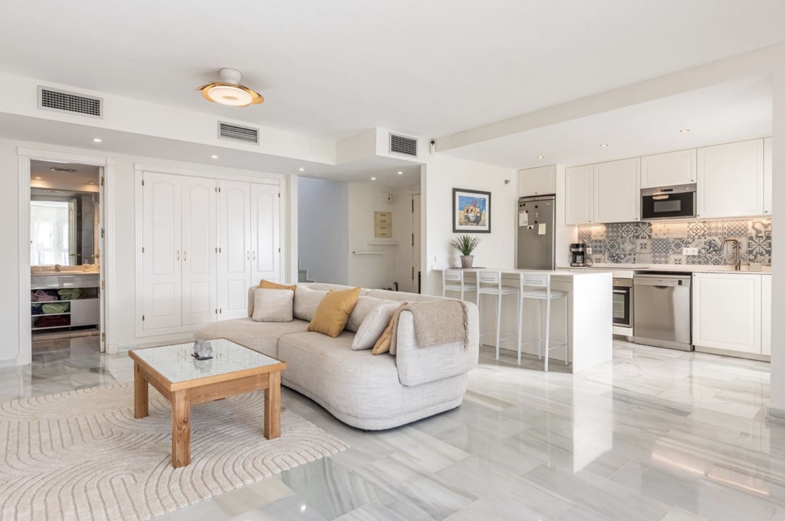 2 makuuhuone Kattohuoneisto myytävänä paikassa Marbella mukana uima-altaan - 499 000 € (Ref: 9666267)