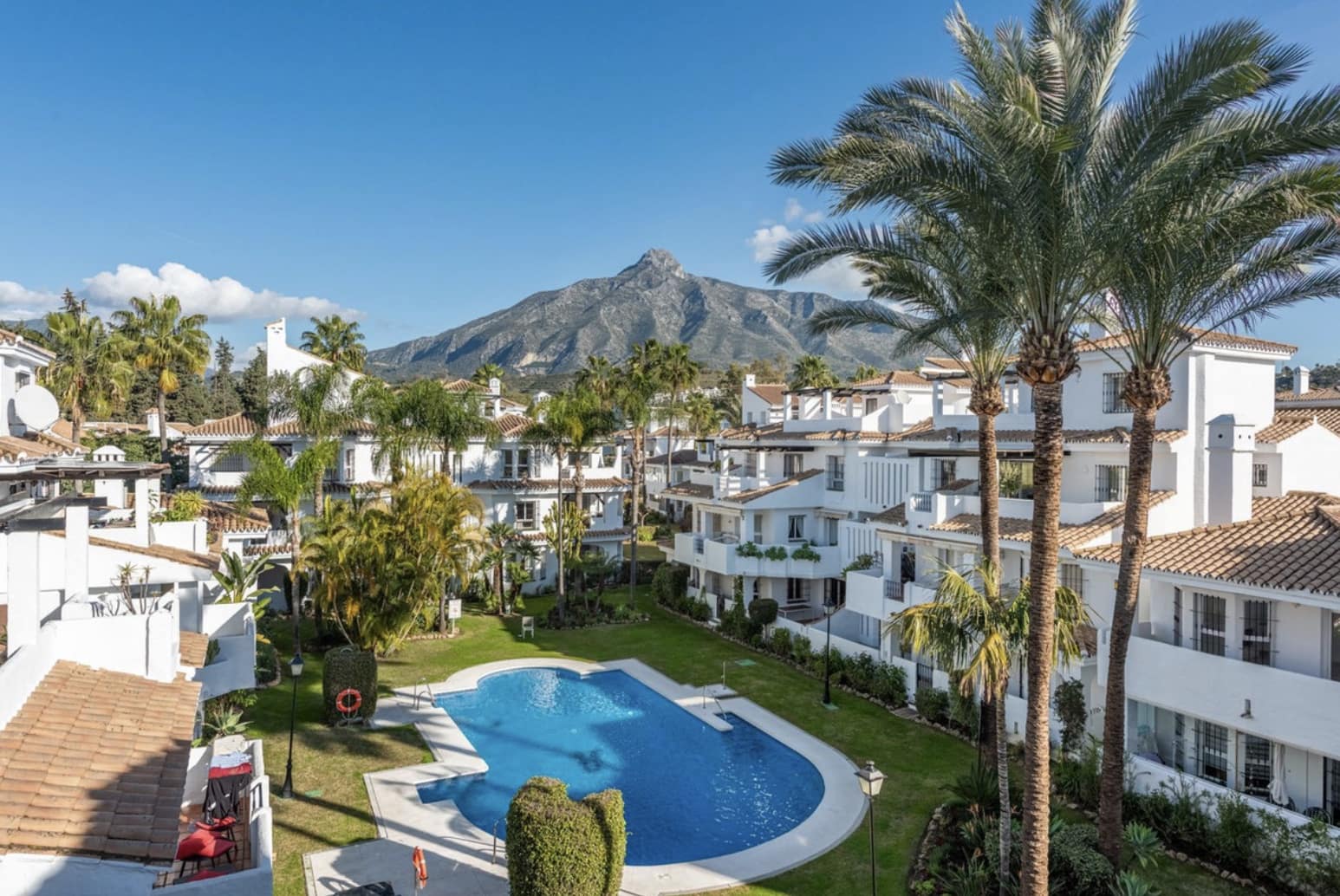 2 soveværelse Penthouse til salg i Marbella med swimmingpool - € 499.000 (Ref: 9666267)