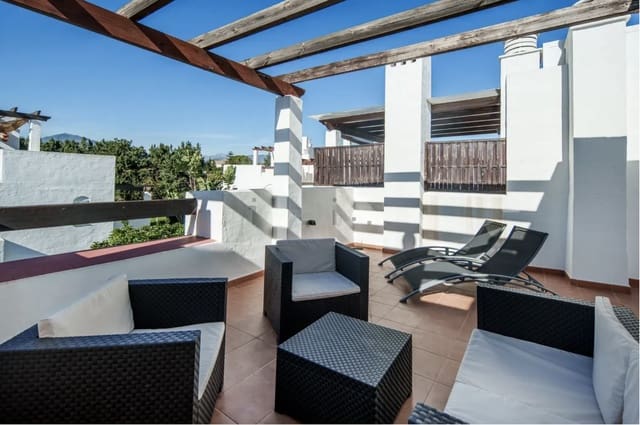 Casa de 3 habitaciones en San Pedro de Alcantara, Marbella en venta con piscina garaje - 695.000 € (Ref: 9670323)