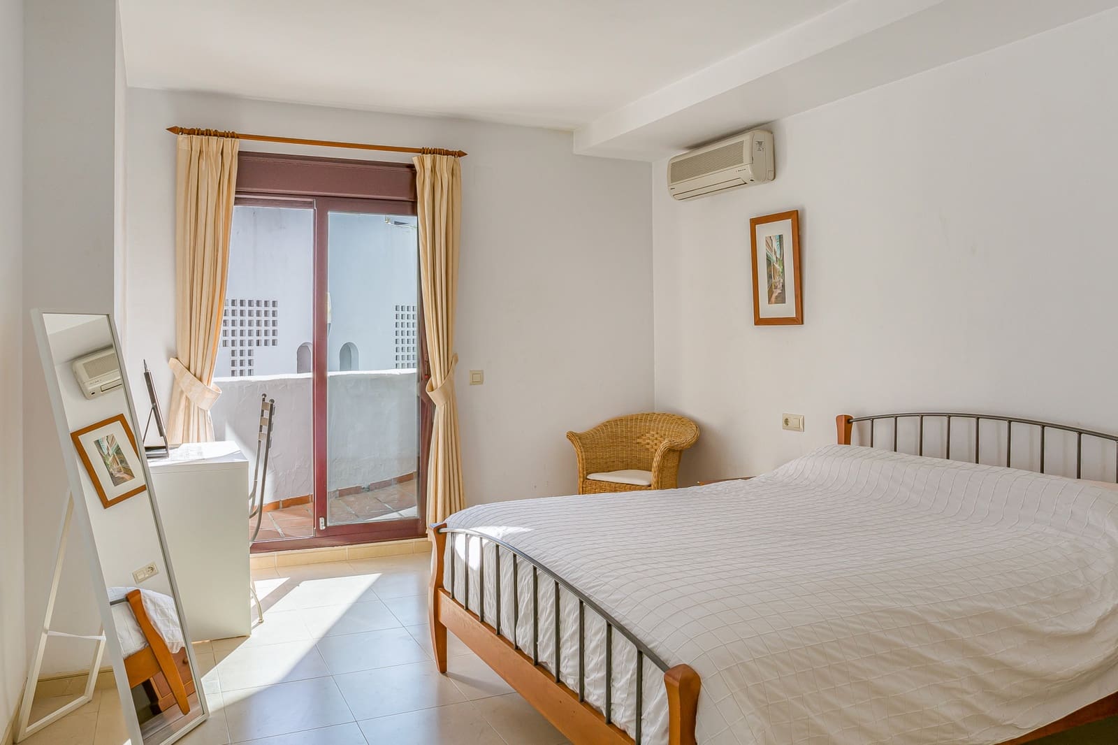 2 soverom Leilighet til salgs i Marbella med svømmebasseng garasje - € 470 000 (Ref: 9674025)