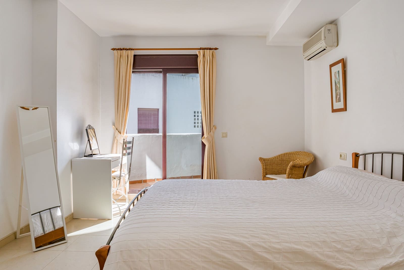 2 soverom Leilighet til salgs i Marbella med svømmebasseng garasje - € 470 000 (Ref: 9674025)