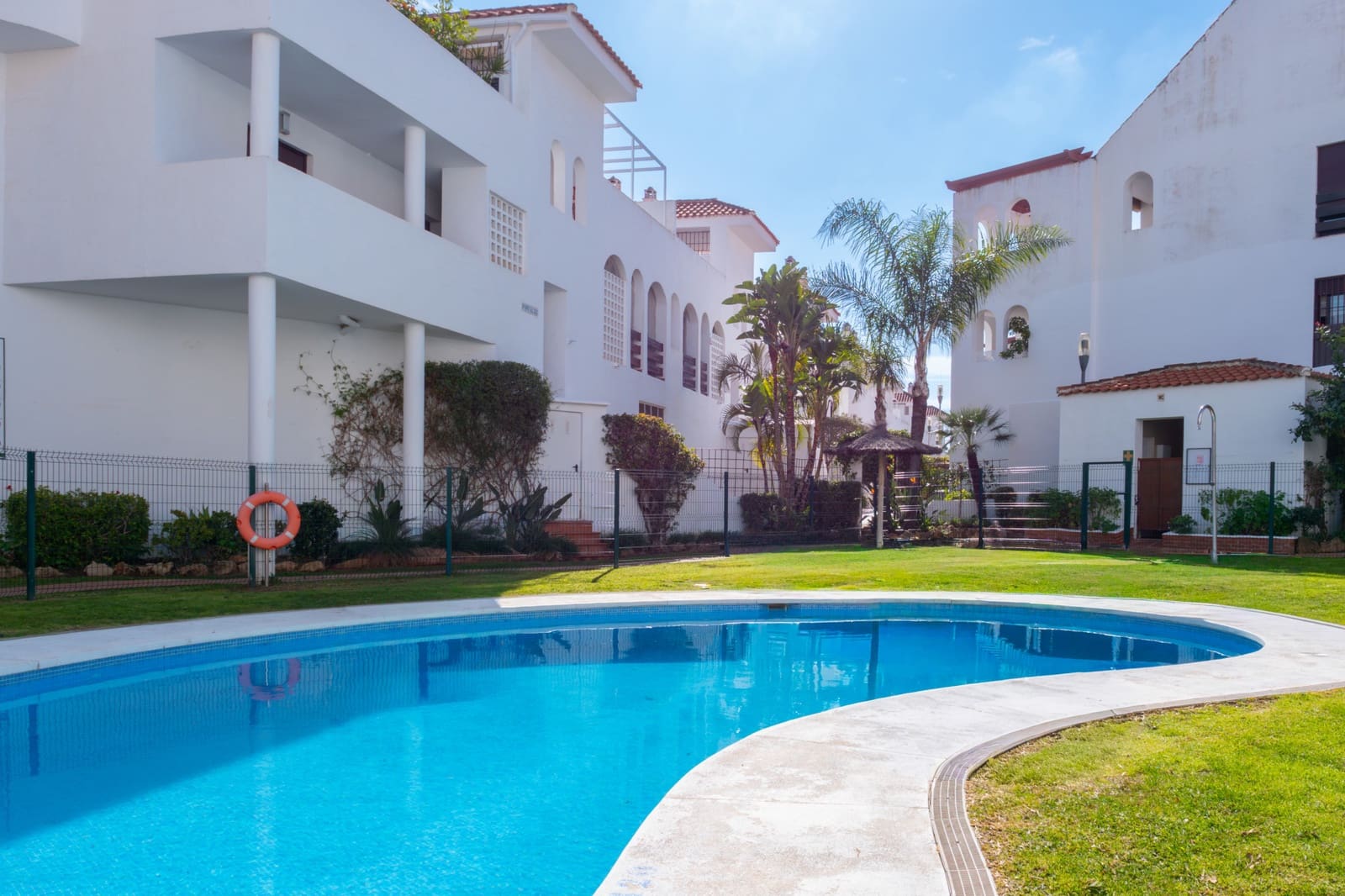 2 soverom Leilighet til salgs i Marbella med svømmebasseng garasje - € 470 000 (Ref: 9674025)
