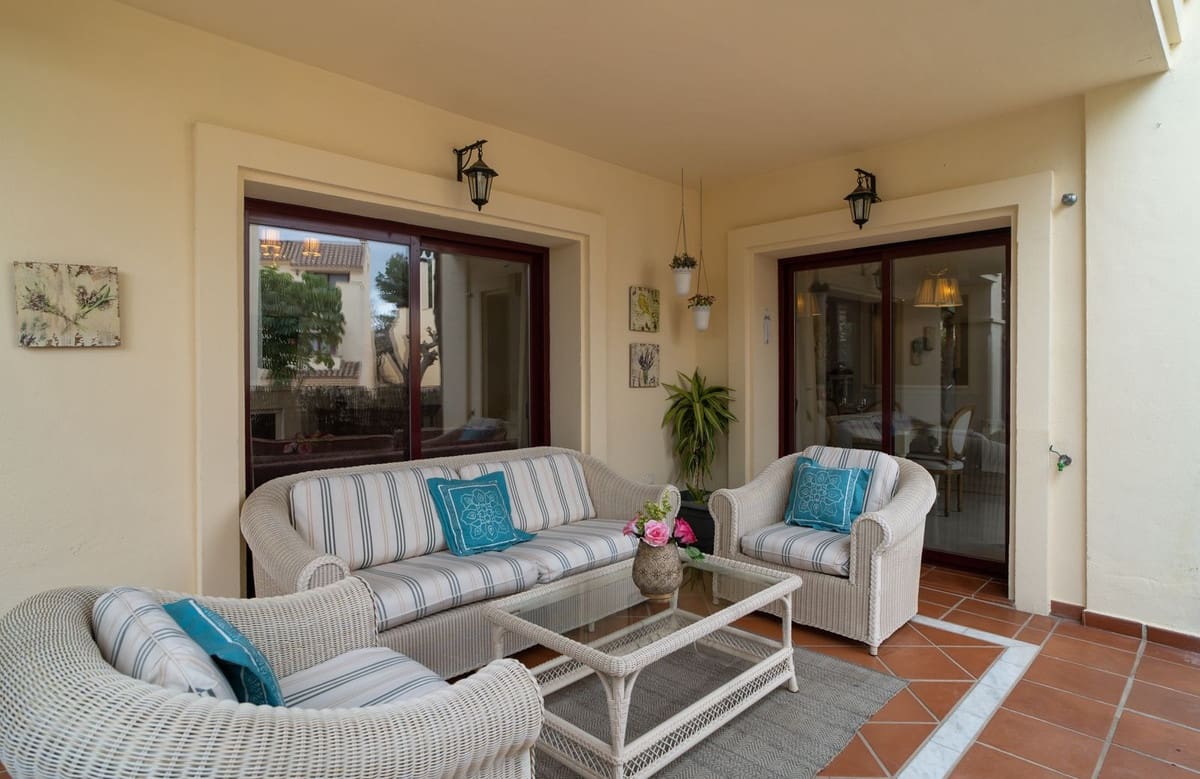 4 quarto Moradia Geminada para venda em Nueva Andalucia com piscina garagem - 970 000 € (Ref: 9677067)