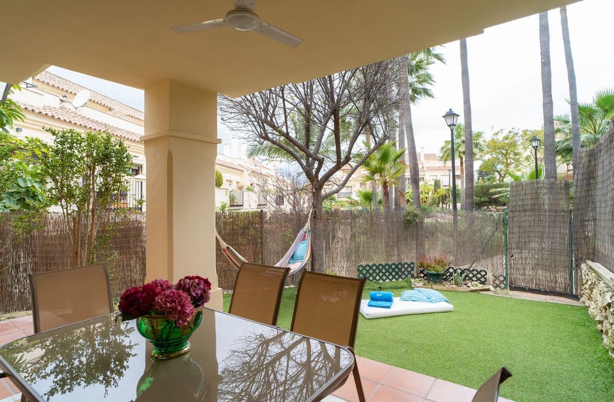 4 quarto Moradia Geminada para venda em Nueva Andalucia com piscina garagem - 970 000 € (Ref: 9677067)