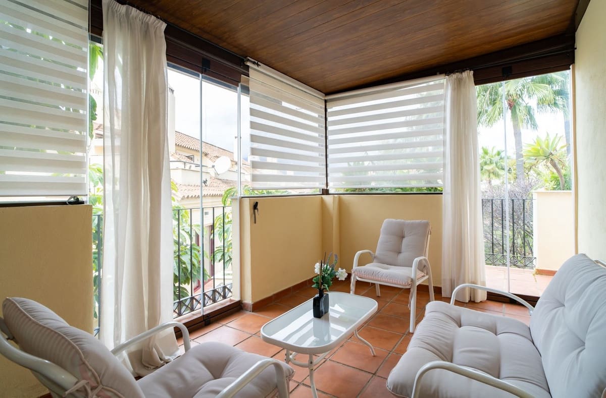 4 quarto Moradia Geminada para venda em Nueva Andalucia com piscina garagem - 970 000 € (Ref: 9677067)