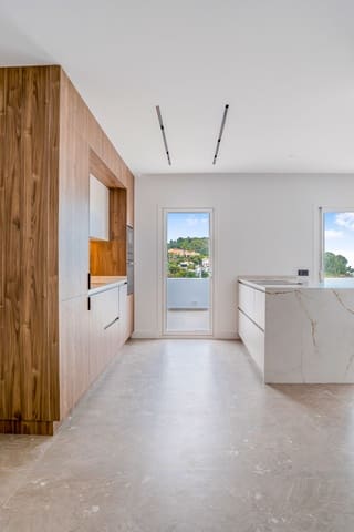 Ático de 3 habitaciones en La Quinta, Benahavís en venta con piscina garaje - 825.000 € (Ref: 9677068)