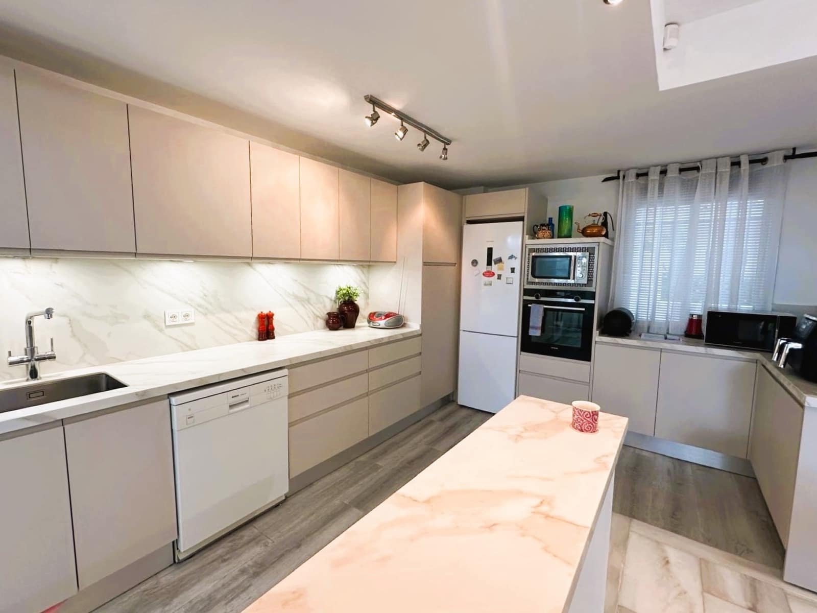 3 sovrum Lägenhet till salu i Marbella - 550 000 € (Ref: 9677069)