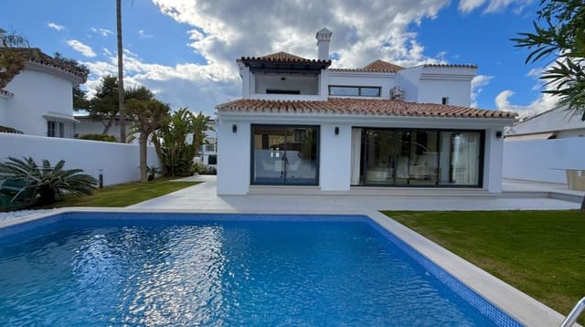 5 quarto Moradia para venda em Nueva Andalucia, Marbella com piscina garagem - 2 200 000 € (Ref: 9677070)