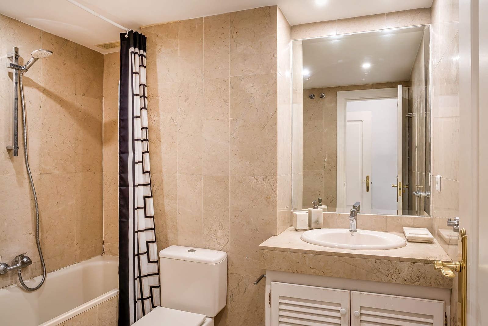 3 sovrum Lägenhet till salu i Marbella med pool garage - 530 000 € (Ref: 9677071)