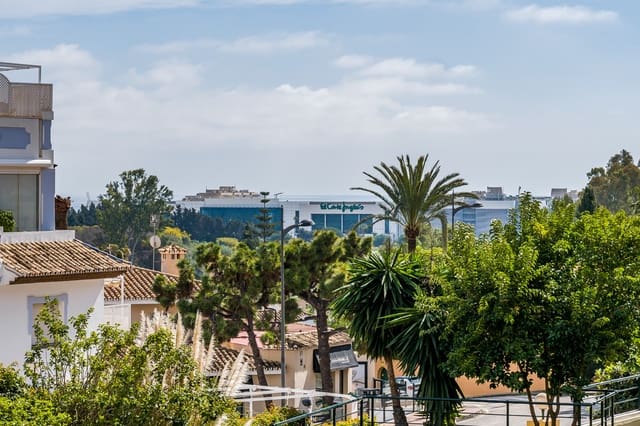 3 quarto Apartamento para venda em Nueva Andalucía Centro, Marbella com piscina garagem - 530 000 € (Ref: 9677071)