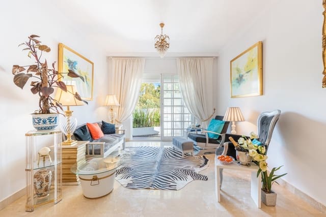 2 bedroom Townhouse for sale in Aloha Golf, Marbella with pool garage - € 550,000 (Ref: 9679698)