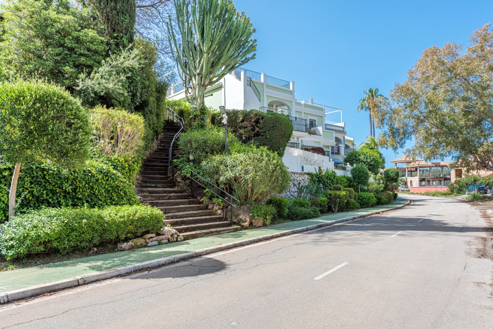 2 sypialnia Dom na sprzedaż w Marbella z basenem garażem - 550 000 € (Ref: 9679698)