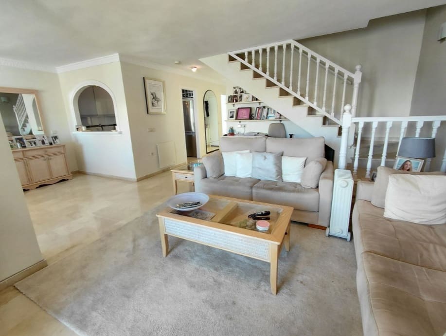3 quarto Penthouse para venda em Marbella com piscina garagem - 795 000 € (Ref: 9679699)